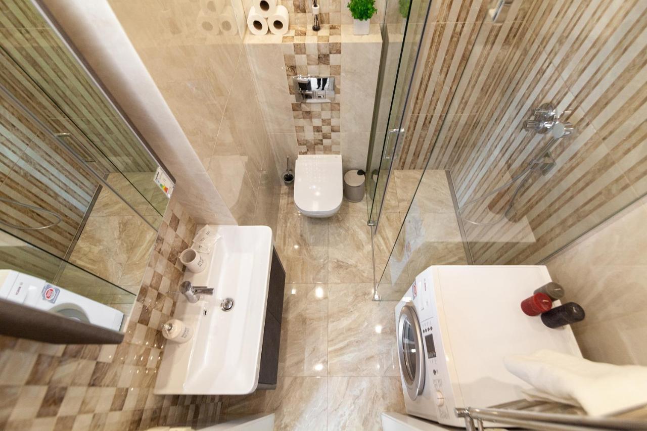 Regrand Apartment On Kulisha 47A リヴィウ エクステリア 写真
