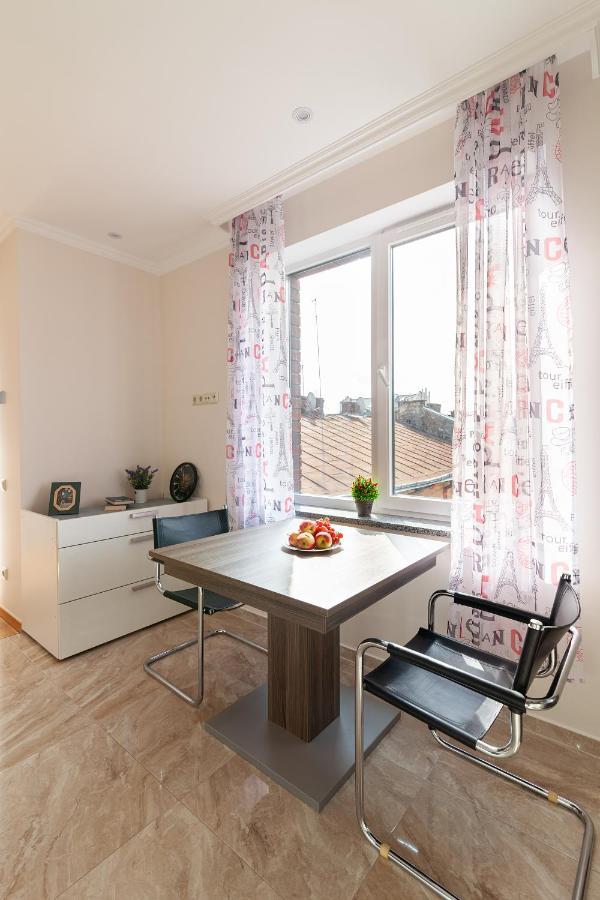 Regrand Apartment On Kulisha 47A リヴィウ エクステリア 写真