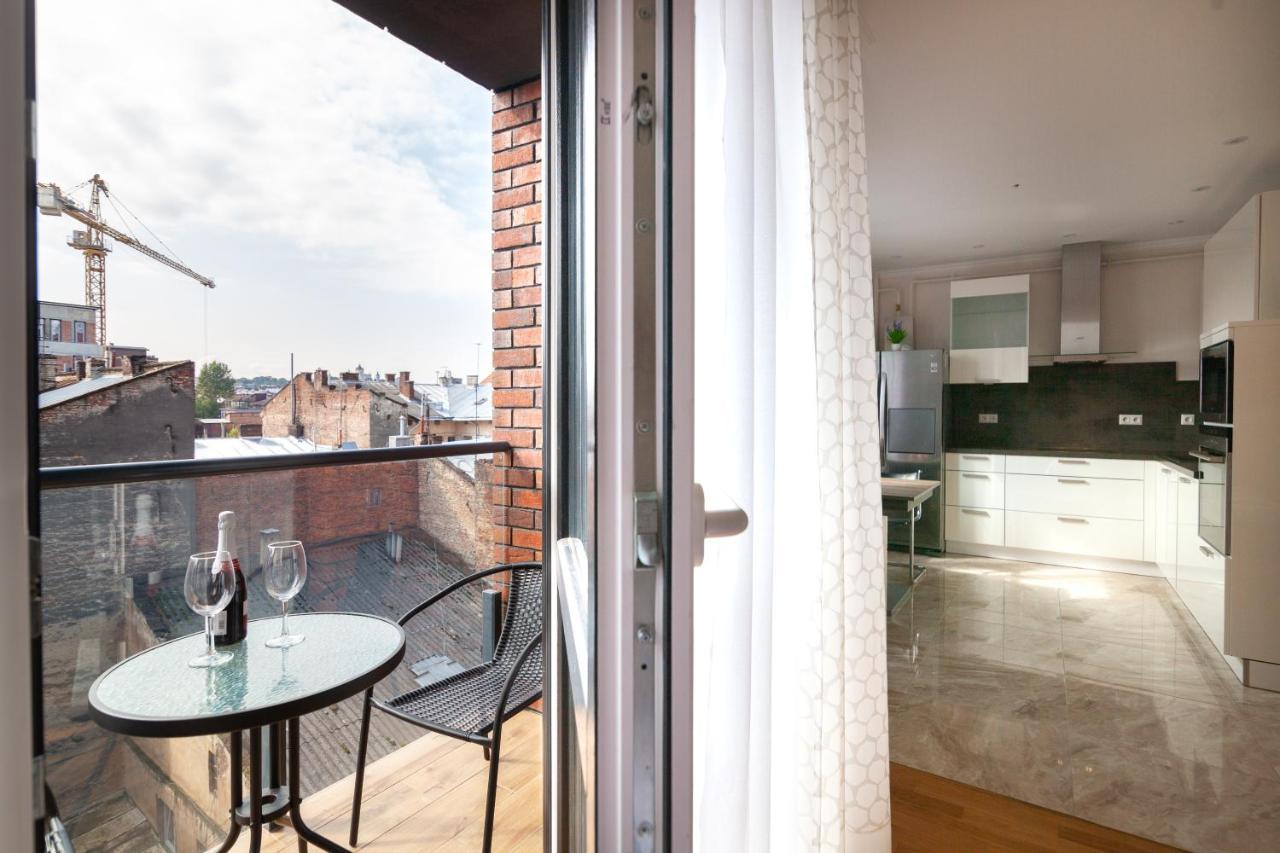 Regrand Apartment On Kulisha 47A リヴィウ エクステリア 写真